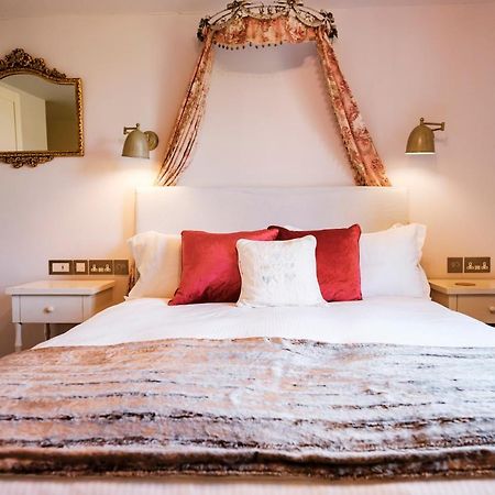 The Bower Inn Bridgwater Exterior photo A bedroom at the hotel
