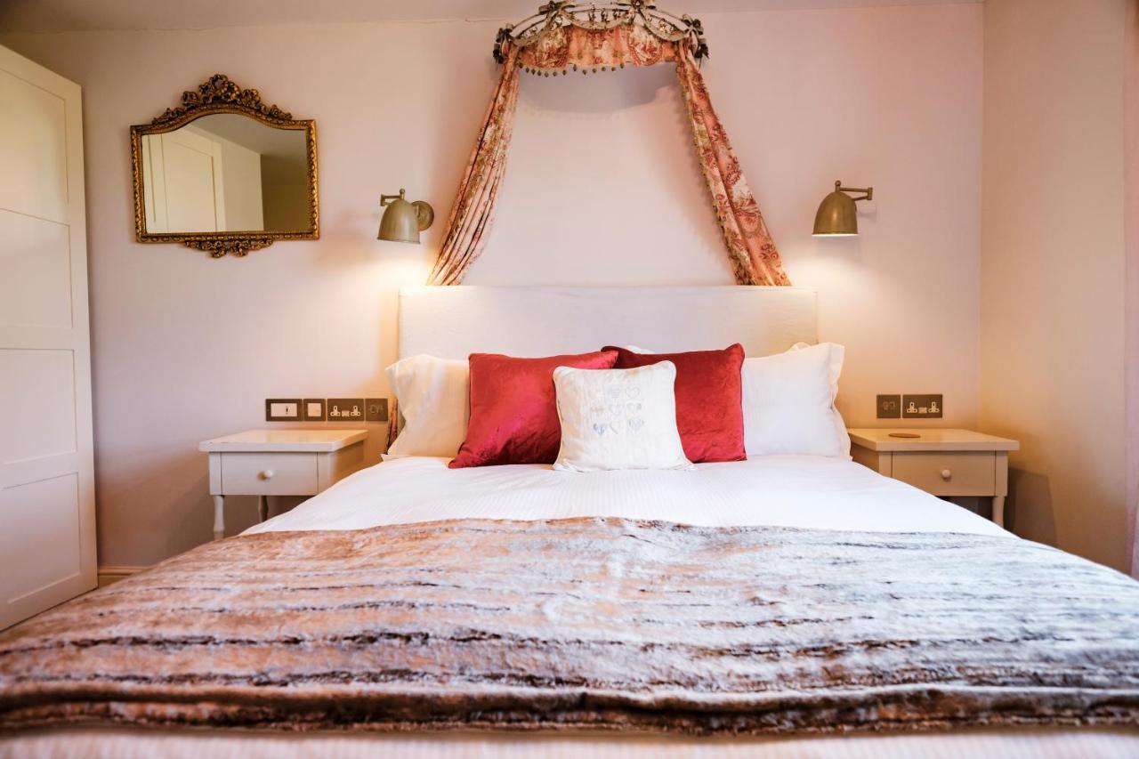 The Bower Inn Bridgwater Exterior photo A bedroom at the hotel