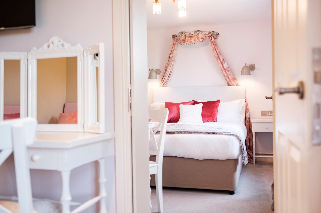 The Bower Inn Bridgwater Exterior photo A bedroom at The Swan Hotel